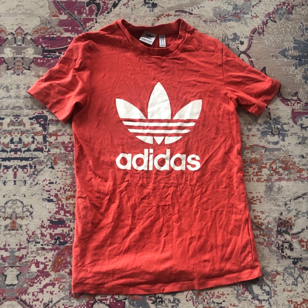 coral t-shirt